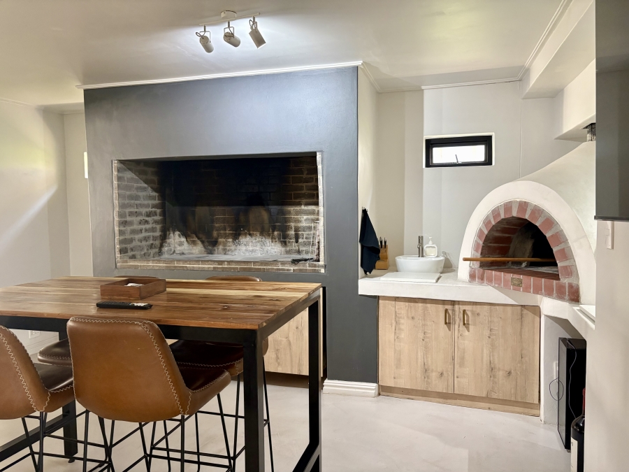 4 Bedroom Property for Sale in Hoog En Droog Western Cape